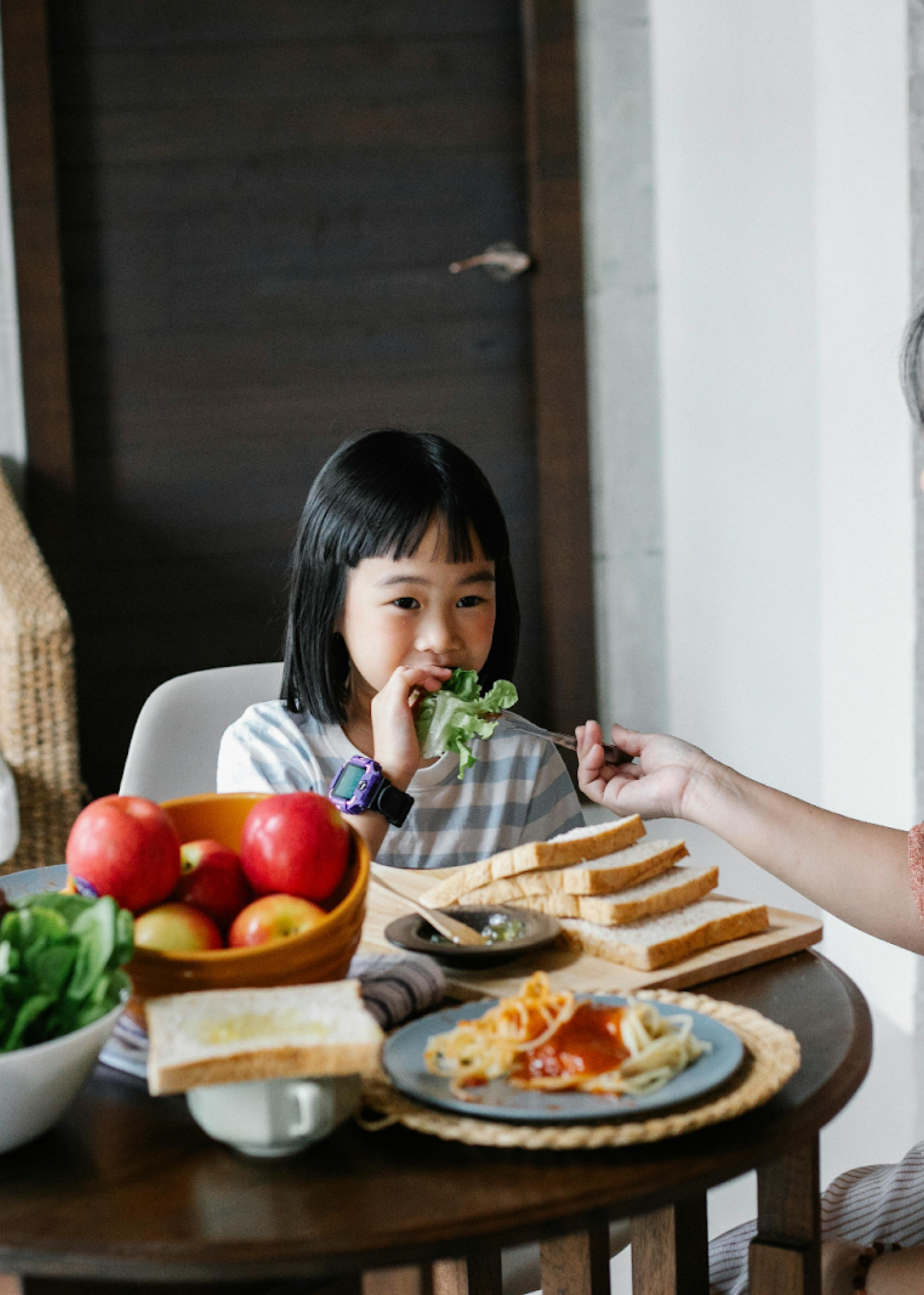 5 Strategi Kreatif Agar Anak Mau Makan Sayur Tanpa Paksaan